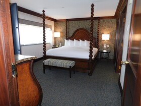 The Towers At The Kahler Grand Hotel