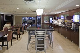 Holiday Inn Express Hotel & Suites Roger