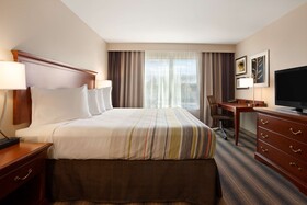 Country Inn & Suites by Radisson, Roseville, MN