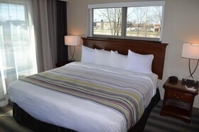 Country Inn & Suites by Radisson, Roseville, MN