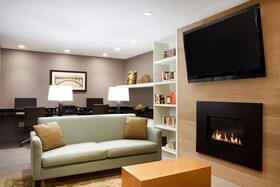 Country Inn & Suites by Radisson, Roseville, MN