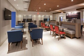 Holiday Inn Express Roseville-St. Paul