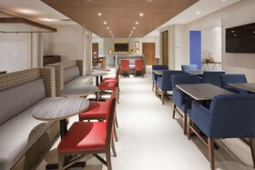 Holiday Inn Express Roseville-St. Paul