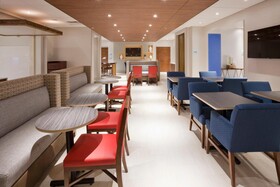 Holiday Inn Express Roseville-St. Paul