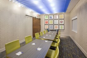 Holiday Inn Express Roseville-St. Paul