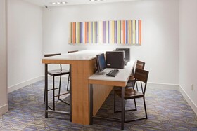 Holiday Inn Express Roseville-St. Paul