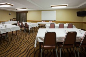 AmericInn by Wyndham St. Cloud