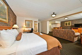Best Western Plus Kelly Inn - St. Cloud Hotel