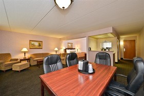 Best Western Plus Kelly Inn - St. Cloud Hotel
