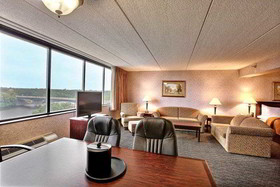 Best Western Plus Kelly Inn - St. Cloud Hotel