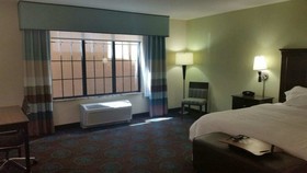 Hampton Inn & Suites St. Cloud