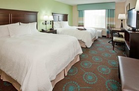 Hampton Inn & Suites St. Cloud