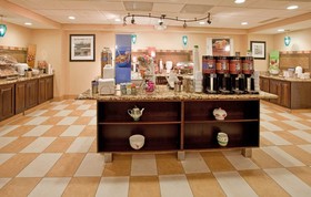Hampton Inn & Suites St. Cloud