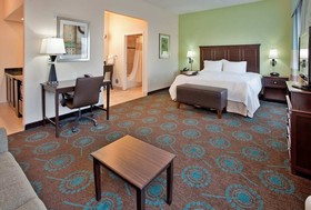 Hampton Inn & Suites St. Cloud