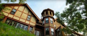 Spicer Castle Inn & Restaurant