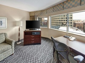 DoubleTree by Hilton Hotel St Paul Downtown