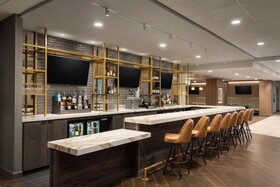 DoubleTree by Hilton St. Paul East