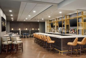 DoubleTree by Hilton St. Paul East