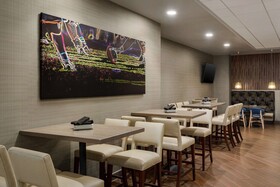 DoubleTree by Hilton St. Paul East