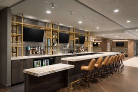 DoubleTree by Hilton St. Paul East