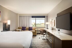 DoubleTree by Hilton St. Paul East