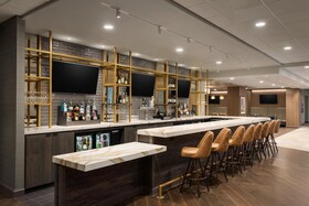 DoubleTree by Hilton St. Paul East