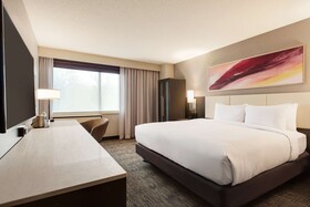 DoubleTree by Hilton St. Paul East