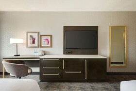 DoubleTree by Hilton St. Paul East