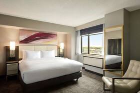 DoubleTree by Hilton St. Paul East