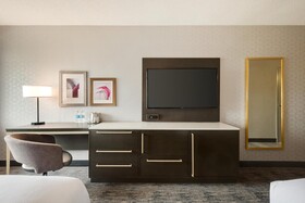 DoubleTree by Hilton St. Paul East