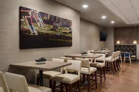 DoubleTree by Hilton St. Paul East
