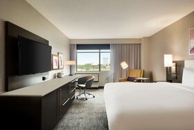DoubleTree by Hilton St. Paul East