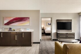 DoubleTree by Hilton St. Paul East