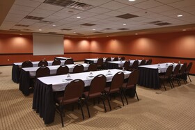 Holiday Inn Hotel & Suites St. Paul NE - Lake Elmo