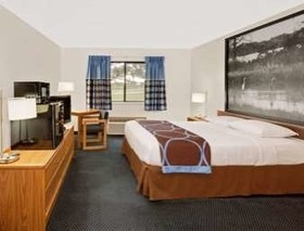 Super 8 by Wyndham St. James