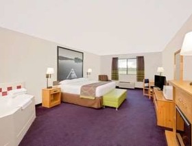 Super 8 by Wyndham St. James