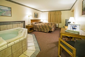 Americas Best Value Inn & Suites Thief River Falls