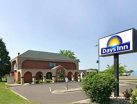 Days Inn by Wyndham Willmar