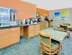 Days Inn by Wyndham Winona