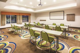 La Quinta Inn & Suites by Wyndham St. Paul - Woodbury