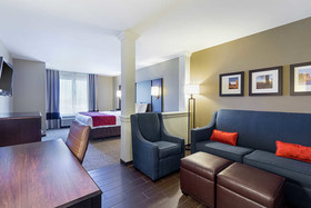 Comfort Suites & Conference Center