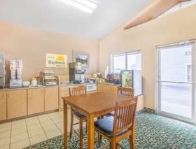 Days Inn by Wyndham Worthington