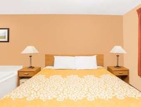 Days Inn by Wyndham Worthington