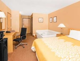 Days Inn by Wyndham Worthington