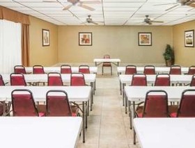 Days Inn by Wyndham Batesville