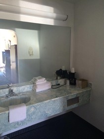 Broadway Inn Express