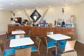 Days Inn by Wyndham Biloxi Beach