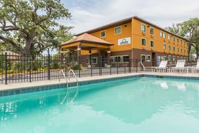 Days Inn by Wyndham Biloxi Beach