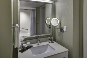DoubleTree by Hilton Hotel Biloxi