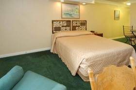 Edgewater Inn